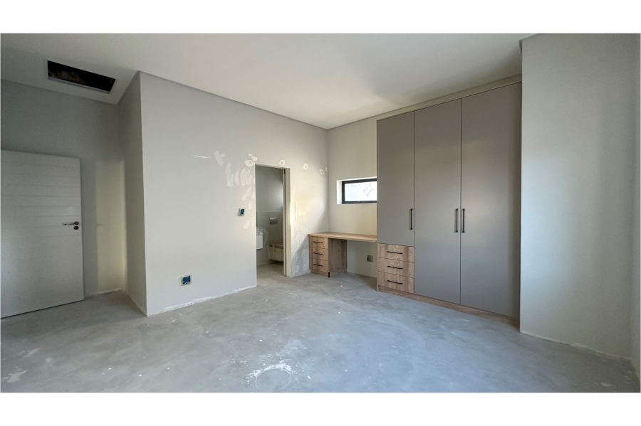 3 Bedroom Property for Sale in Lemoenkloof Western Cape
